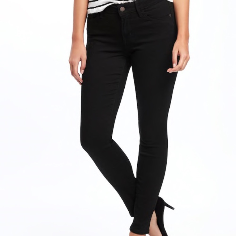 (NWT) Old Navy Rockstar Super Skinny Jean - Black